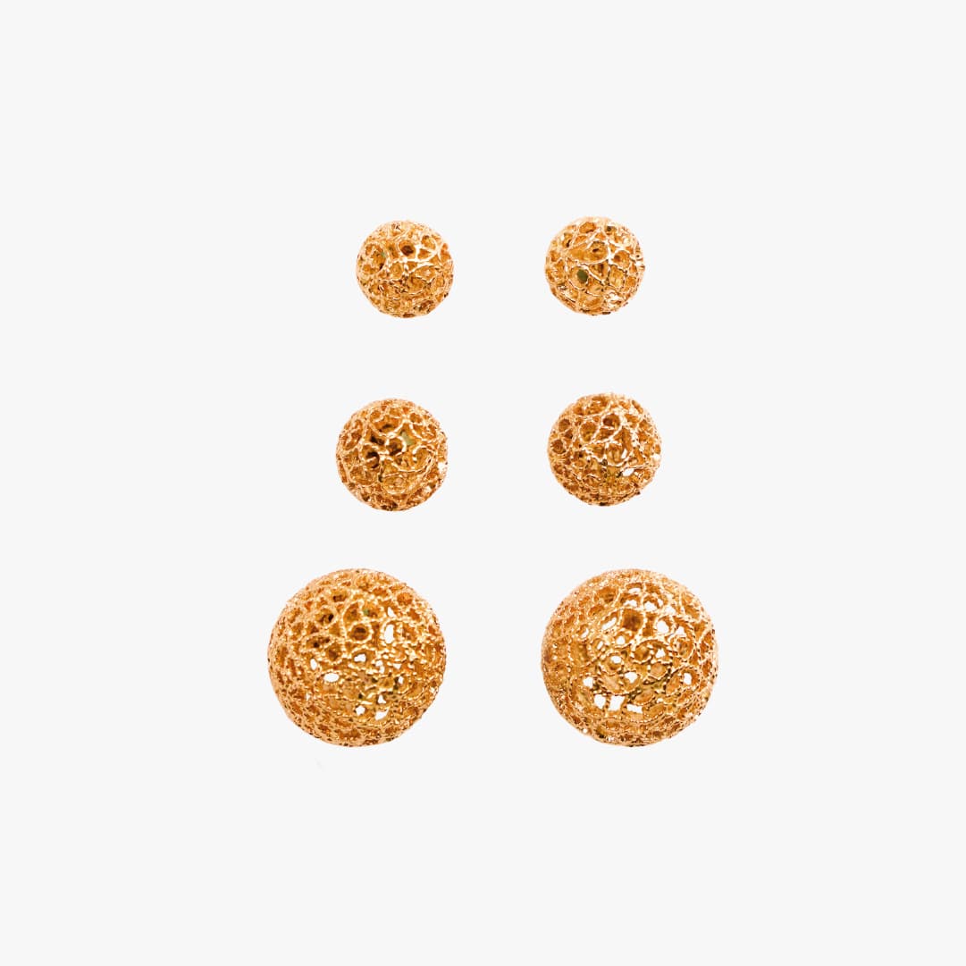 Aretes esferas de filigrana caracol Bauer Herencias oro amarillo 18K y esmeralda — imagen 3